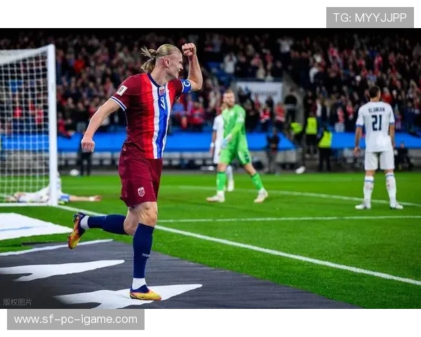 哈兰德抢前点完成头球攻门